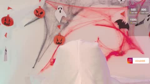 Snapshot of niinaink chatting on 10/31/25, 01:45 NINAINK online show from 10/31/25, 01:45