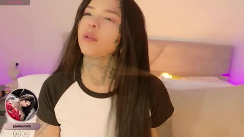 Snapshot of niinaink chatting on 11/20/25, 12:05 NINAINK online show from 11/20/25, 12:05