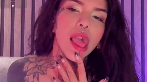 Snapshot of niinaink chatting on 04/04/26, 11:51 NINAINK online show from 04/04/26, 11:51