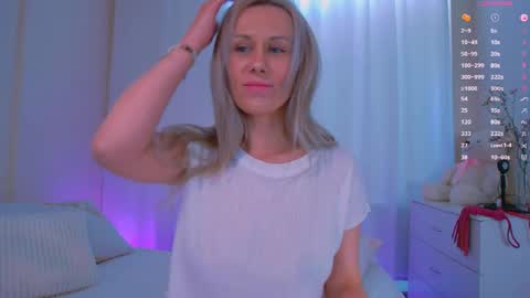Snapshot of nika_bloom chatting on 03/15/26, 08:42 Nika Bloom online show from 03/15/26, 08:42