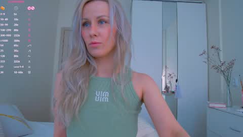 Snapshot of nika_bloom chatting on 03/17/26, 06:39 Nika Bloom online show from 03/17/26, 06:39