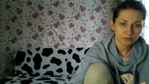 nika_smily online show from 12/14/25, 08:20