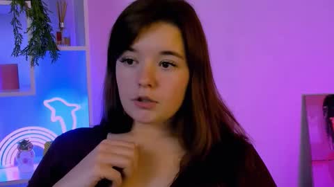 Snapshot of nika_still chatting on 10/19/25, 01:56 Little Angel online show from 10/19/25, 01:56