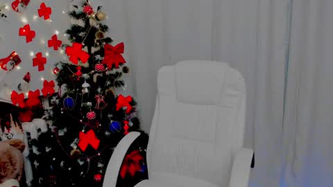 Nika online show from 12/06/24, 07:10