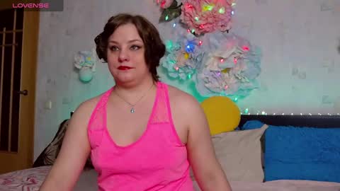 LovellyNika online show from 01/17/25, 10:33