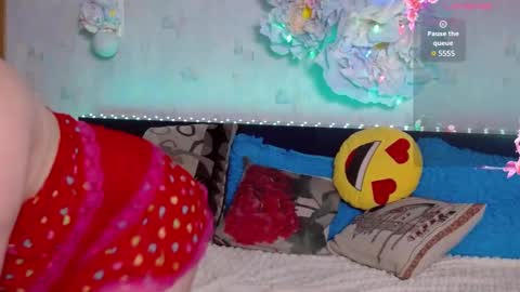LovellyNika online show from 02/16/25, 03:59