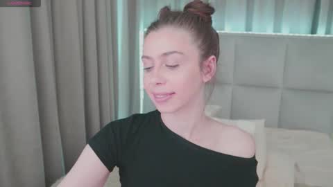 Snapshot of nikaletta chatting on 05/16/26, 01:13 Nika online show from 05/16/26, 01:13