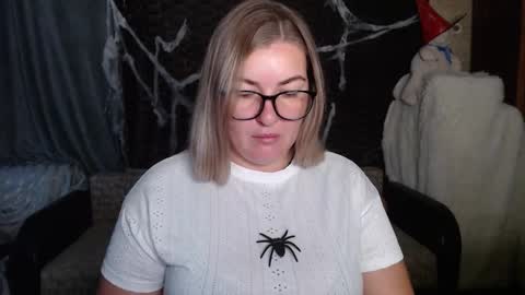 Nika online show from 10/30/25, 03:41