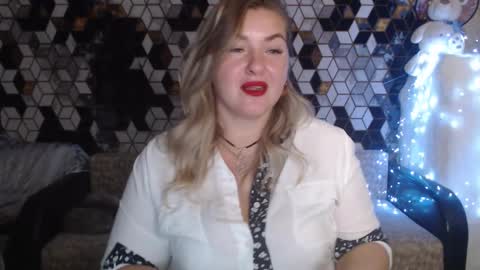 Nika online show from 11/14/25, 08:51