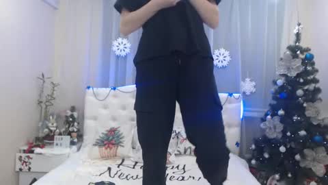 nikastarkk online show from 12/04/24, 11:24