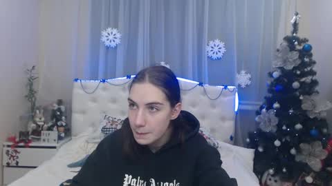 nikastarkk online show from 12/08/24, 07:22
