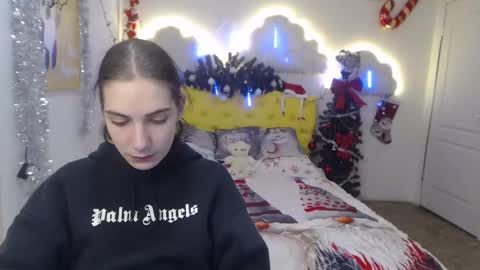 nikastarkk online show from 12/13/24, 12:09