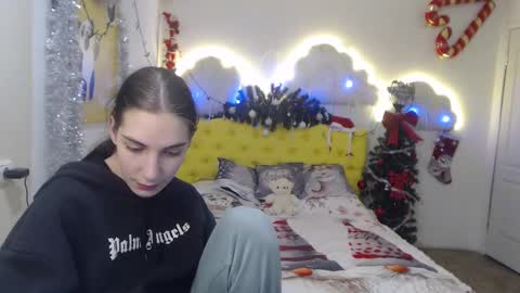 nikastarkk online show from 12/13/24, 03:16