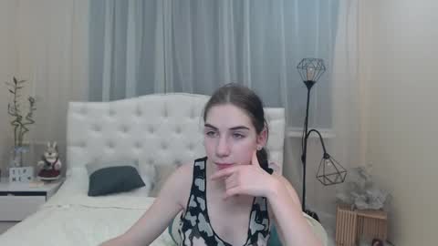nikastarkk online show from 01/26/25, 10:24