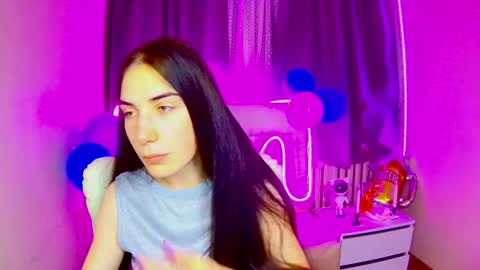 nikastarkk online show from 10/01/25, 06:41