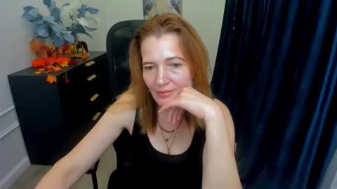 Snapshot of nikastraitlive chatting on 10/24/25, 12:12 nikastraitlive online show from 10/24/25, 12:12