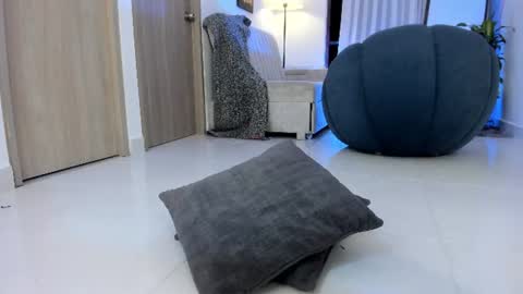 NIKA online show from 06/11/26, 12:43