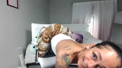Snapshot of nikayasworld chatting on 03/11/26, 02:17 nikayasworld online show from 03/11/26, 02:17