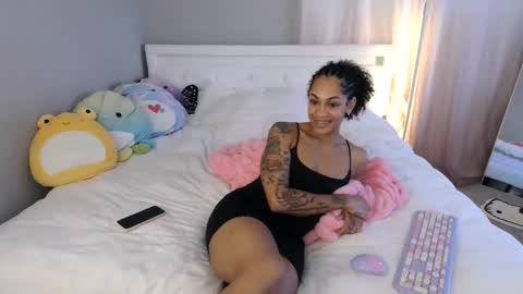 Snapshot of nikayasworld chatting on 03/18/26, 02:04 nikayasworld online show from 03/18/26, 02:04