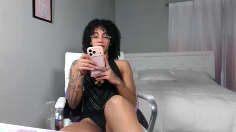 Snapshot of nikayasworld chatting on 03/27/26, 01:44 nikayasworld online show from 03/27/26, 01:44