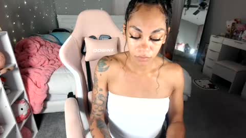 Snapshot of nikayasworld chatting on 07/08/26, 02:16 nikayasworld online show from 07/08/26, 02:16