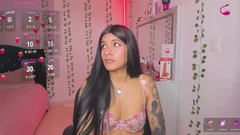 Snapshot of nikibryce_ chatting on 11/13/25, 01:26 Niki online show from 11/13/25, 01:26