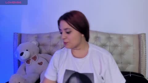 Snapshot of nikiibrooks chatting on 12/13/24, 02:32 Niikii online show from 12/13/24, 02:32