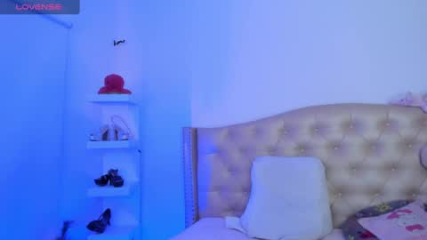 Snapshot of nikiibrooks chatting on 01/02/25, 01:49 Niikii online show from 01/02/25, 01:49