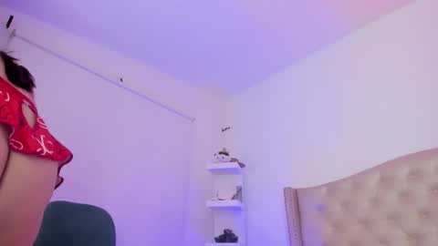 Snapshot of nikiibrooks chatting on 02/24/25, 04:38 Niikii online show from 02/24/25, 04:38