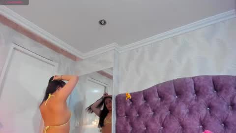 Nikki online show from 10/15/25, 03:39