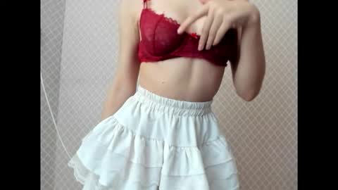 Snapshot of nikiololli666 chatting on 10/19/25, 10:05 nikiololli666 online show from 10/19/25, 10:05