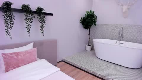 Nikka online show from 11/03/25, 06:09