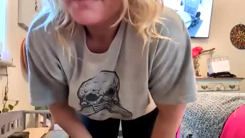 nikki32313 online show from 05/04/26, 11:28