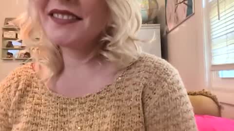 nikki32313 online show from 05/10/26, 10:15