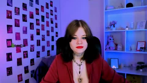 nikki_kiss_ online show from 07/19/26, 08:40