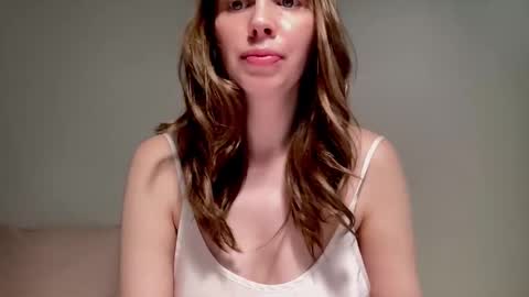 Nikki online show from 10/12/25, 10:03