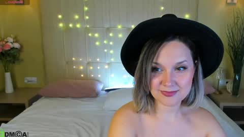 Snapshot of nikki_mi1k chatting on 05/17/26, 09:38 Nikki online show from 05/17/26, 09:38
