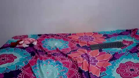 nikki_uwu online show from 06/11/26, 12:32