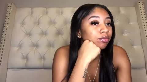 NikkiB online show from 02/11/25, 03:50