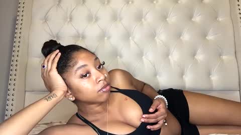 NikkiB online show from 02/26/25, 04:47