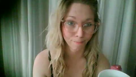 Snapshot of nikkib653466 chatting on 01/06/26, 06:22 nikkib653466 online show from 01/06/26, 06:22