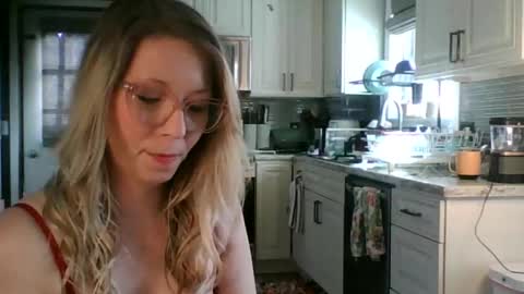 Snapshot of nikkib653466 chatting on 02/12/26, 04:24 nikkib653466 online show from 02/12/26, 04:24