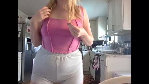 Snapshot of nikkib653466 chatting on 04/03/26, 04:27 nikkib653466 online show from 04/03/26, 04:27
