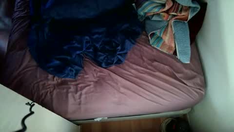 Snapshot of nikkigamer chatting on 12/18/25, 07:42 nikkigamer online show from 12/18/25, 07:42