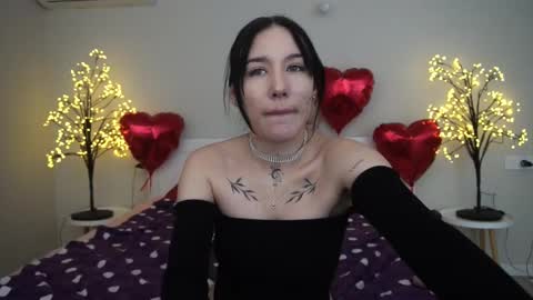 Nikki online show from 02/26/25, 08:22