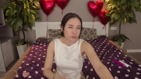 Nikki online show from 02/28/25, 04:32