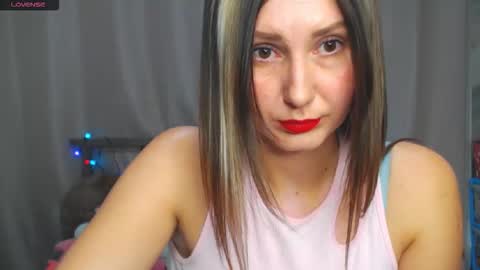 Snapshot of nikkikiss___ chatting on 01/14/26, 02:06 nikkikiss___ online show from 01/14/26, 02:06