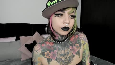 Nikki Ramone   online show from 12/04/24, 01:09