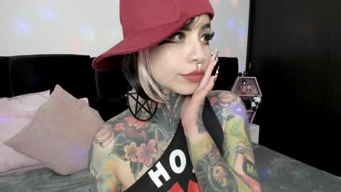Nikki Ramone   online show from 12/12/24, 12:44
