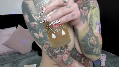 Nikki Ramone   online show from 12/12/24, 03:48